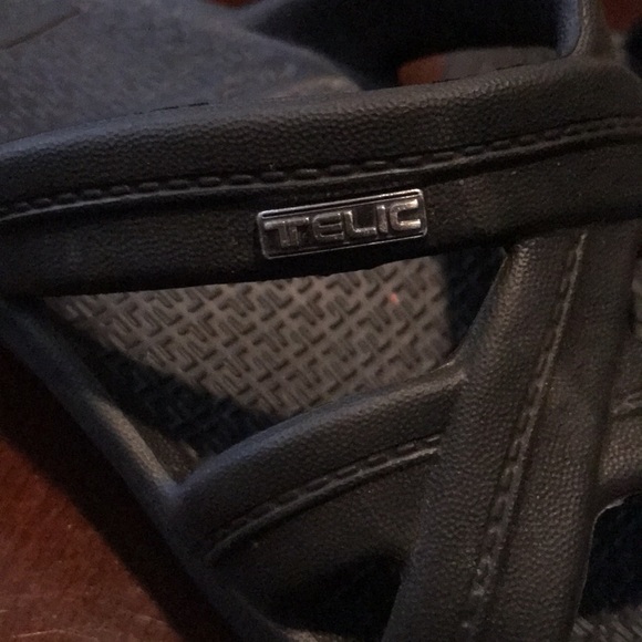Telic Mallory midnight black flip flop sandals - Picture 2 of 3
